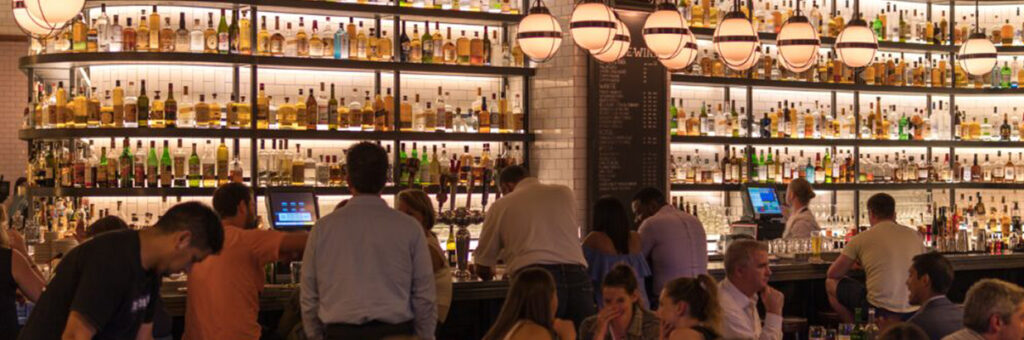 Daños a cliente de un bar por rotura de cristal